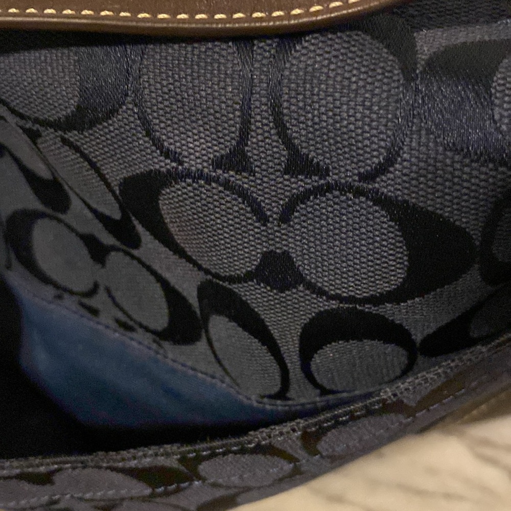 Coach Signature Shoulder Bag - Picture 3 of 12